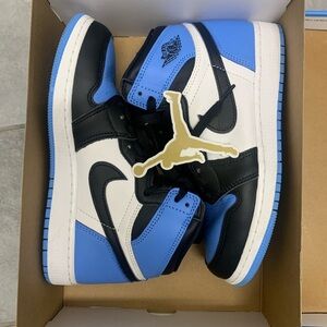 Jordan 1 Retro High OG UNC Toe Size 6Y University Blue, Black & White